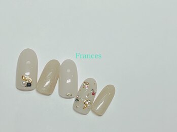 フランセス(Frances)/ビジューネイル