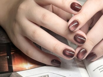 アース ネイルアンドアイラッシュ 甲府昭和店(HAIR & MAKE EARTH Nail&Eyelash)/マグネットネイル　7500円