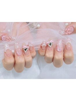 ネイル・アイメニューの同時施術が可能