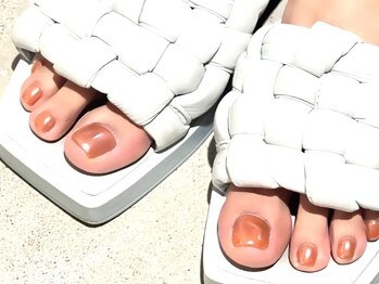 ノラネイル ウメダ(NORA nail UMEDA)の写真/夏本番＊実力派ネイルサロン◆普段ハンドネイルができない方にもおすすめ◎おしゃれな足元を演出◇