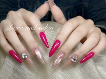 リオラ(Liora)/大人気ピンク色ネイル