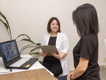 スカルプラボ(Scalp Lab)の写真/人気のヘッドスパで頭皮ケア+育毛促進！心身に極上の癒しを与えて疲れを開放♪頭皮診断も可能◎