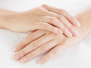 エニシング ネイルアンドケア(Anything Nail&Care)の写真/吉祥寺★上質厳選スパ素材使用で乾燥知らずの美しい手元へ♪ケア重視のトータルケアがオトナ女性に大好評！