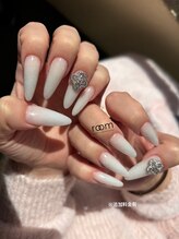 ルーム ビューティーラボラトリーズ(room beauty laboratories)/ホワイトカラー×ロングネイル