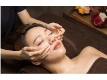 くすみ、毛穴、ニキビ、たるみへ多角的にアプローチ！