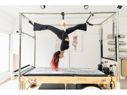 《ピラティス×ヨガ》Pilates salon CROWN|原宿・明治神宮前【姿勢改善/美脚/美尻】の写真