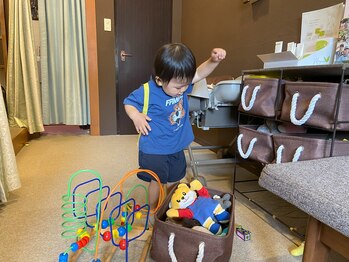 子育てママの整体サロン/施術中のお子様の様子