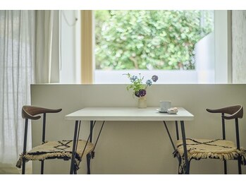 フルールドゥスリジェール(Fleurs de Cerisier)/緑に囲まれた静かな環境の中で