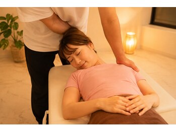 ライフタイムビューティー 江坂店(Life Time Beauty)の写真/【男女歓迎】肩こり・首こり改善！深層ストレッチ×マッサージで軽い身体へ 眼精疲労・頭痛・姿勢改善に
