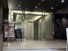 全力ストレッチ 江坂店/エレベーターで9階になります。