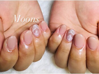 ムーンズ(Moon's)/