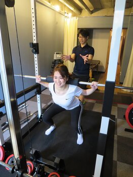 リオラ(Liora)/姿勢改善スクワット