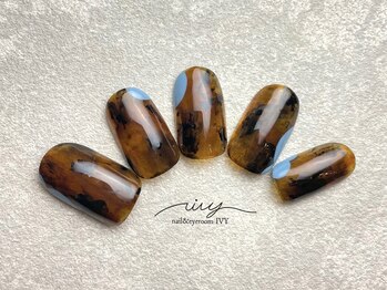 アイヴィー(IVY)/べっ甲ネイル