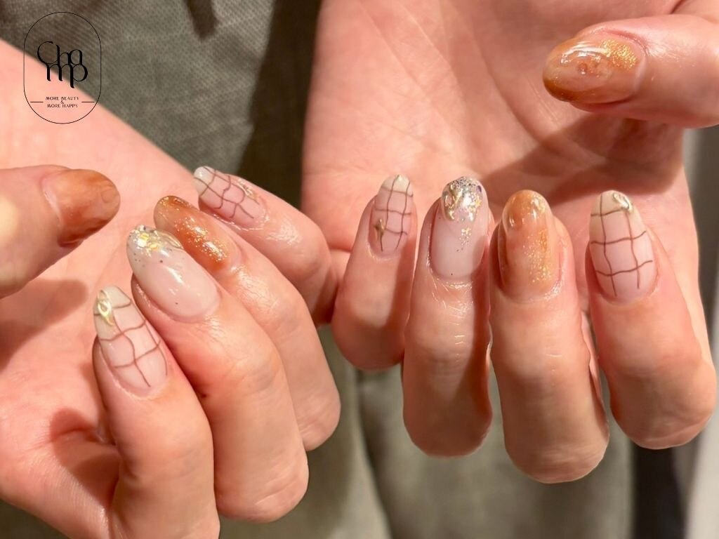 2025年秋トレンド】エアブラシのネイルデザイン集｜人気順｜7