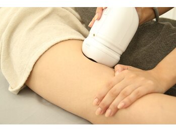 小顔専門カンナムビューティー　上野店【ララピール/ハーブピーリング/小顔/痩身】の写真/【マイクロリフト痩身】韓国で人気爆発中★数週間で圧倒的美脚に!驚きの低価格/結果重視◎最強痩身マシン!