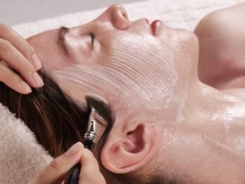 シューラディアント 金沢店(ShuRadiant)の写真/【毛穴洗浄×ピーリング】敏感肌OK◎ララピールorセラピールで理想の美肌へ♪オプションでビタミン導入も♪