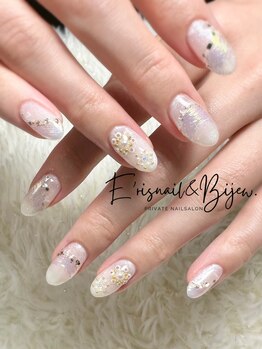 イリスネイル アンド ビジュー(E’risnail&Bijew.)/涼し気シンプルなホワイトネイル