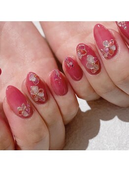 花かと思いきやシェルネイル