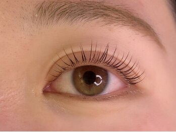 トリプルエフ(TRIPLE-ef)の写真/持ちにお悩みの方もお任せください！お客様のまつ毛に合わせた高密着グルー選定でキープ力UP！