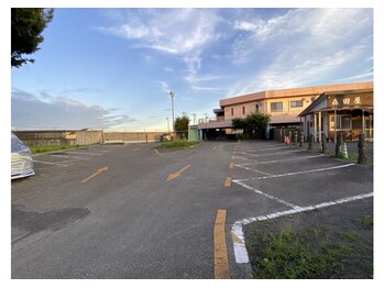 モア(MORE)/駐車場