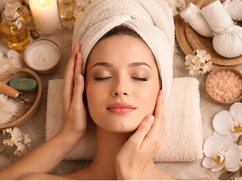 ラブ美長寿 沖縄本店(Lab)の写真/「ただ癒すだけでは終わらせない、肌を“目覚めさせる”フェイシャル。」