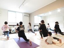 最大4名の少人数制★1人1人にコミットして丁寧レッスン！