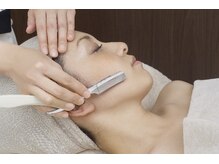 ラ ポーニュ(La Peaunue)/【シェービング】保湿ジェル使用