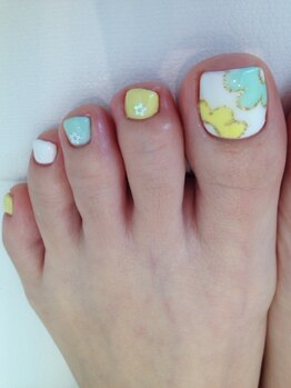 リュストゥール アンド フォンス(Lustr'e&fons)/フットネイル