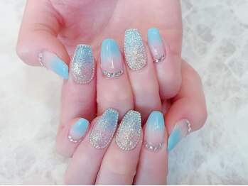 デコール 心斎橋(DECOR)/水色グラデ囲みチェーンネイル