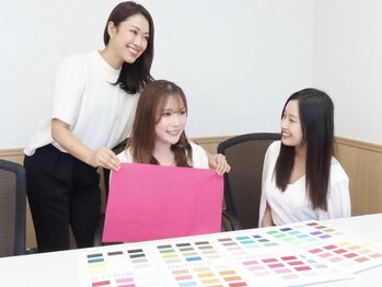 ビューティーマップ 銀座(BEAUTY MAP)の写真/【まるでエステ級！】お客様1人1人の肌悩みを一緒に寄り添いながらあなただけに似合うメイクをご提案。