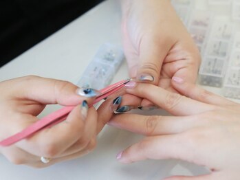 ネイルサロン ファンリッシュ(FANLISH)の写真/《 西浦和駅 徒歩1分》1回のご来店で目元も手元もまとめてキレイに☆お手頃価格で通いやすい♪