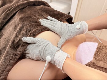 ルルミリ 心斎橋(Lulumili)の写真/【人生で一番輝ける1日♪綺麗な花嫁】ドレスが映える美姿勢×立体バスト×すっきりフェイスライン