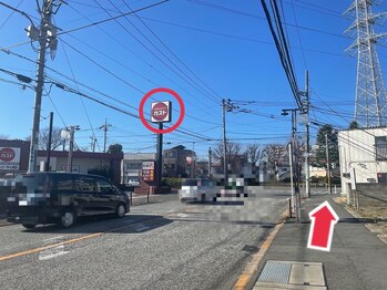 ヌアラ(Nuala)/ガストが見えてくるまで直進です