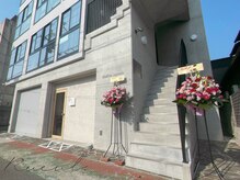 リュール(Rueul.)/駅から徒歩2分のビルの2Fです＊