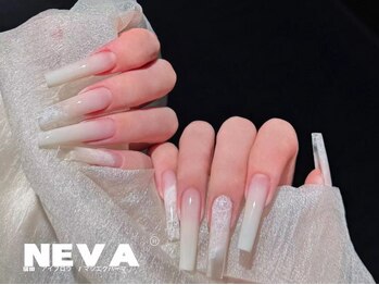 ネバサロン 蒲田(Neva Salon)の写真/長さ出しで毎日が楽しくなる指先へ★ハイセンスなネイリストによる長さ出しで憧れのスラッとした指先へ♪