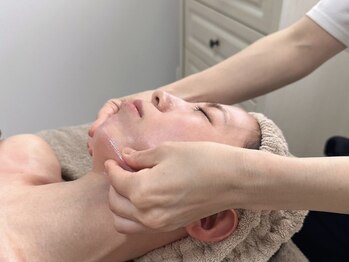 小顔矯正専門 顔ジム 高山店 &nbsp;[ヘッドスパ / 毛穴ケア /ハーブピーリング/ 痩身]/顔ジムは1度で驚きの小顔実感