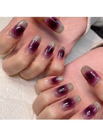 キラキラ＆チークネイル