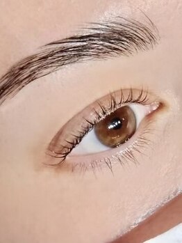 ジィール 那覇泉崎店(JIIL)の写真/【パリジェンヌラッシュリフト】働く大人女性にもオススメ◎まるで自まつ毛が伸びたような自然な印象に♪