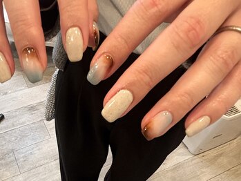 ブルー、ブラウンネイル