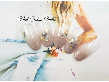 ネイルサロン アミティエ(Nail Salon Amitie)/シェル×金箔のグラデネイル
