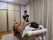 アロゼの雰囲気（女性施術者もおり、女性ならではのお悩みにも寄り添います。）
