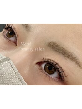 ナチュラル上品な目元にしたい