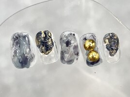 個性派ニュアンスネイル