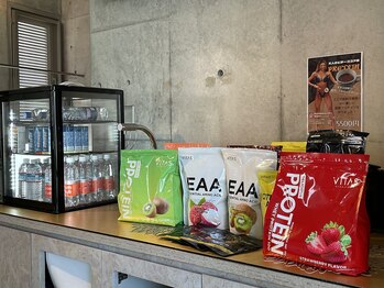 ライジング 大阪福島店/物販コーナー,浄水器完備