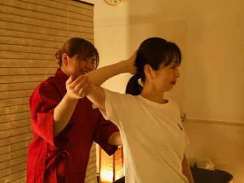 サンリラクゼーション 本厚木店/ストレッチで体をやわらかく。