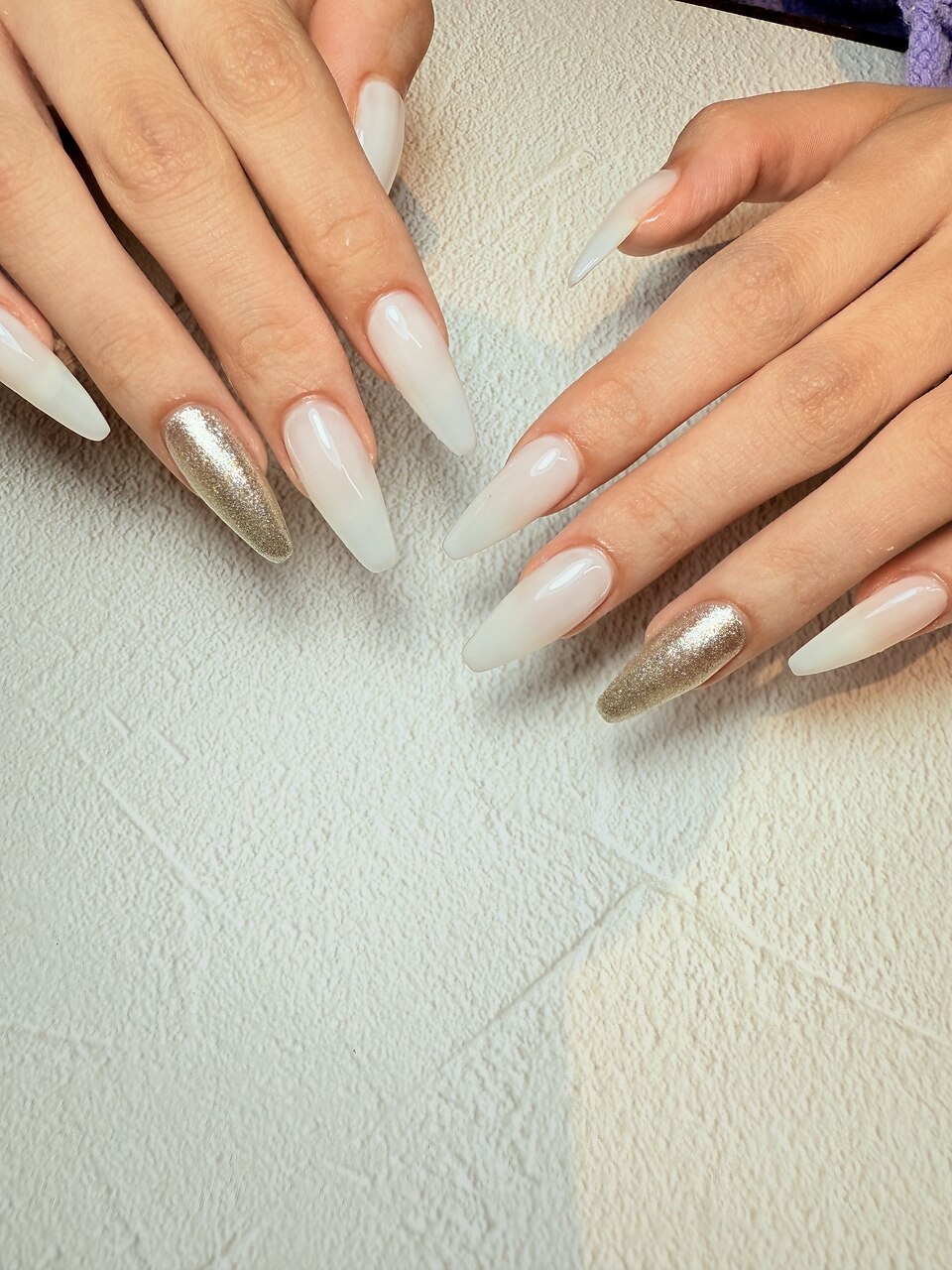 ホワイトワンカラー 2025年-2026年冬トレンド】ホワイト ワンカラー ハンドのネイル