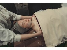 ミクロスポーツ整骨院(MICRO SPORTS整骨院)/ステップ４　デコルテマッサージ