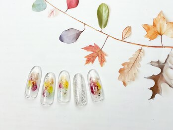 トゥインクル(twinkle)の写真/【シンプルでもトレンドをおさえた大人可愛い指先に♪】お仕事などで派手なネイルができない方◎