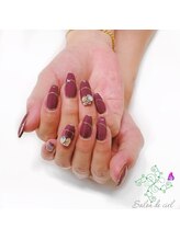 サロンドシエル(salon de ciel)/囲みフレンチVカットスワロ添え