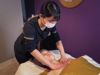 アディクト(Addict)/デコルテでお顔もスッキリ！